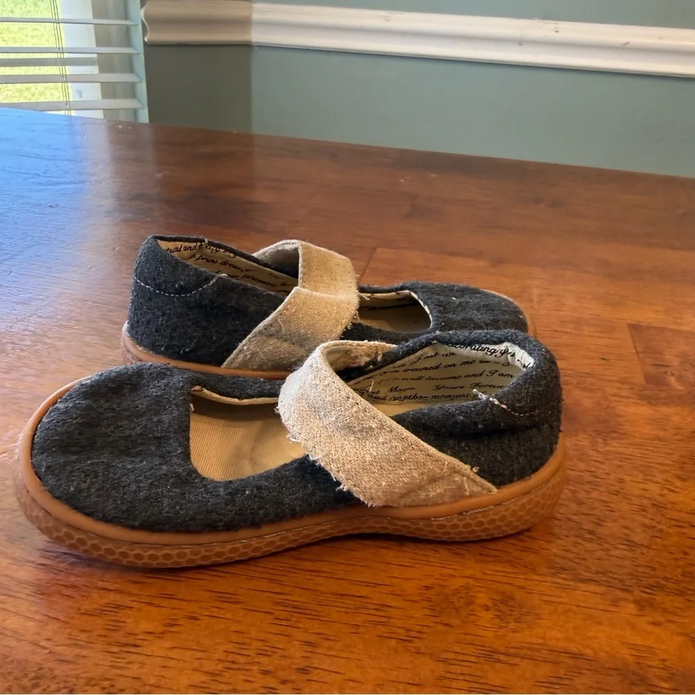 Livie & Luca Carta Carta II Mary Jane shoes gray charcoal tan size 8